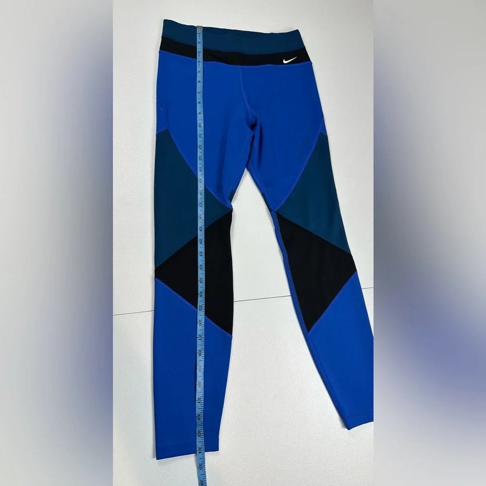 Nike vibrant leggings